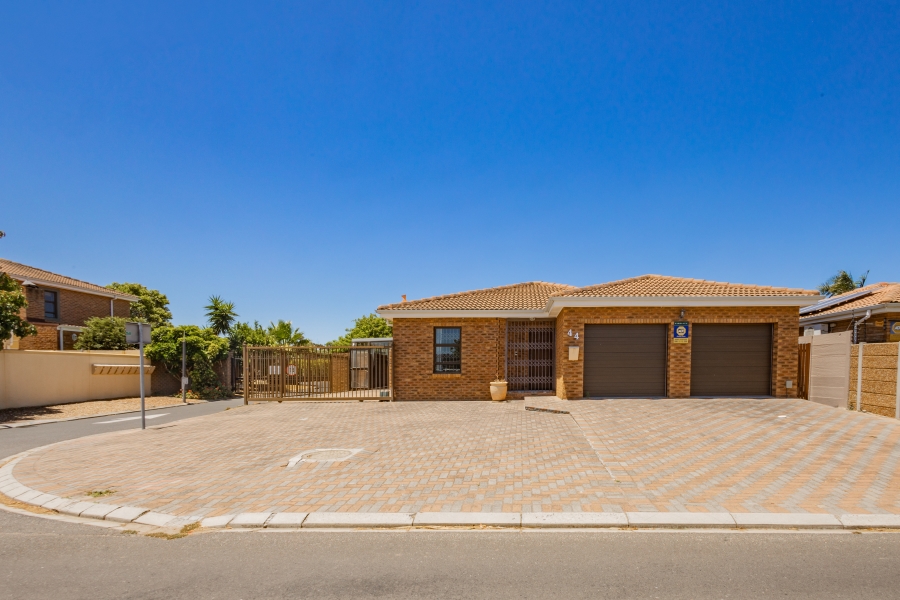 3 Bedroom Property for Sale in Tara Western Cape